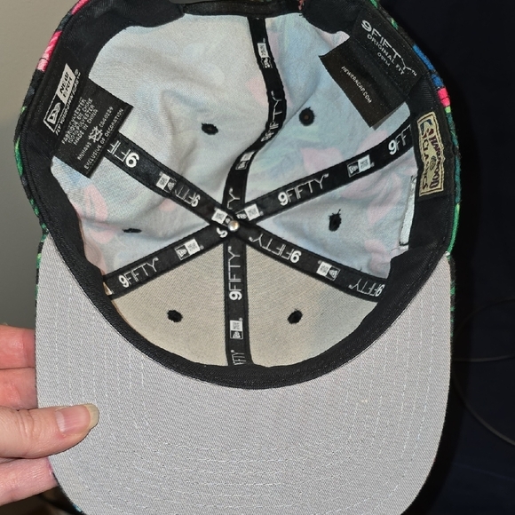 New Era Floral Chicago Bulls Snapback Cap - Black, Blue, Pink, Green - Picture 7 of 7